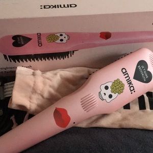 Amika Lim. ed. Straightening brush *like new